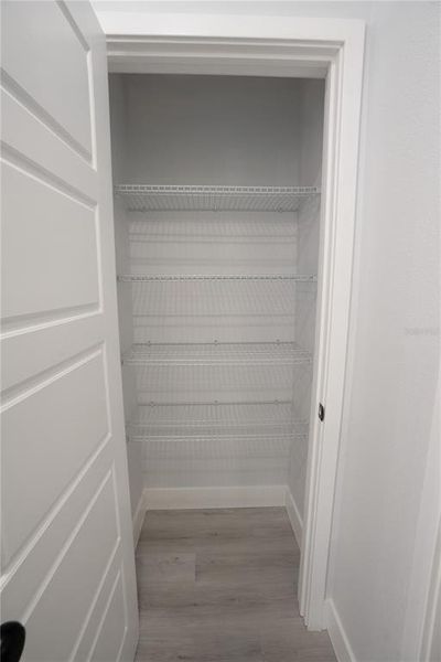 Spacious, unfurnished interior of a new home in , Dunnellon (Image 9).