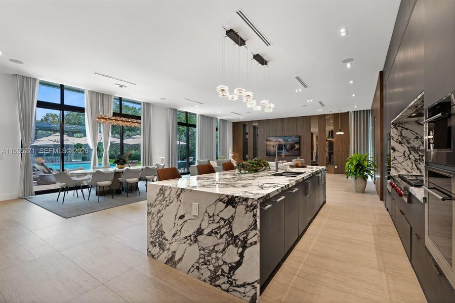 Community amenities in , Pinecrest (Image 62).