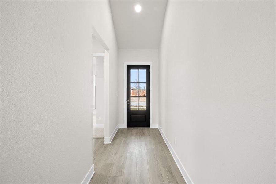 Spacious, unfurnished interior of a new home in The Retreat, Waxahachie (Image 19). Spacious, unfurnished interior of a new home in The Retreat, Waxahachie (Image 19).
