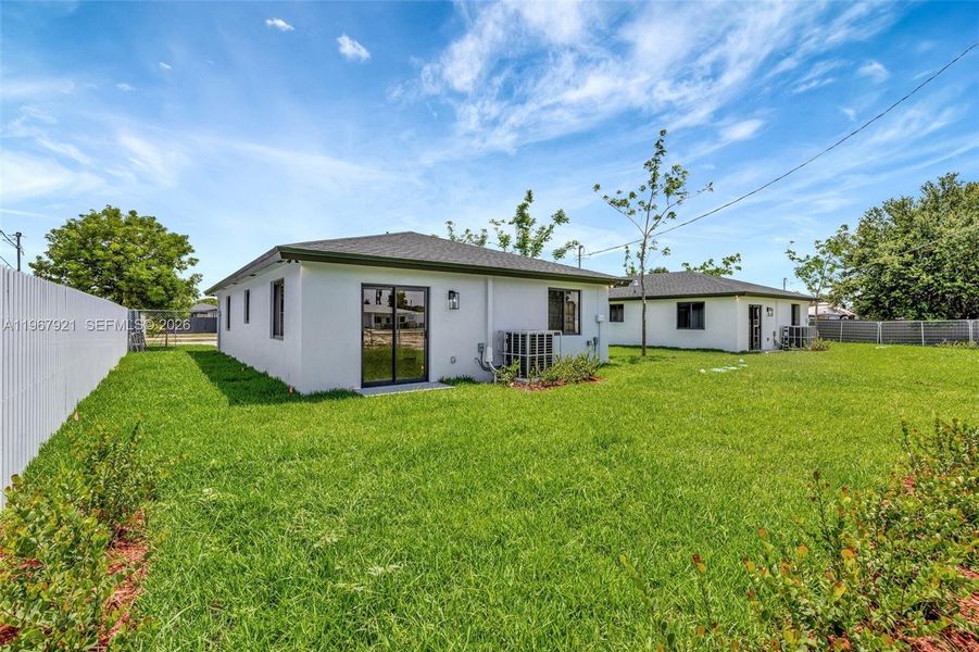 Exterior details and patio area of a home in , Miami Gardens (Image 4).