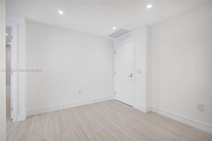 Spacious, unfurnished interior of a new home in , Miami (Image 30).