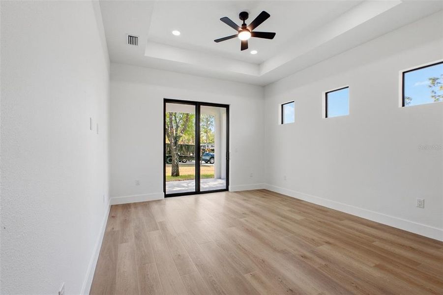 Spacious, unfurnished interior of a new home in , North Port (Image 29).