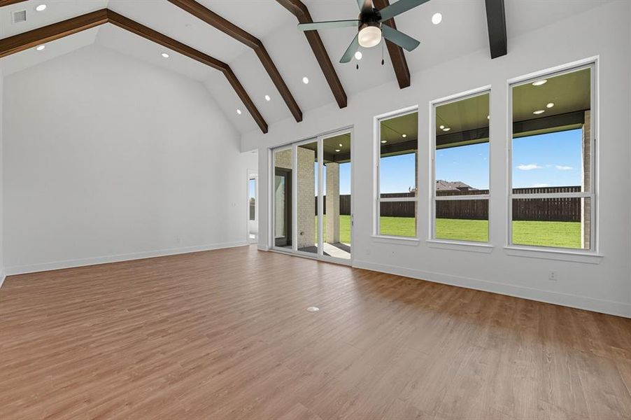Spacious, unfurnished interior of a new home in Ridge Crossing, Waxahachie (Image 12). Spacious, unfurnished interior of a new home in Ridge Crossing, Waxahachie (Image 12).