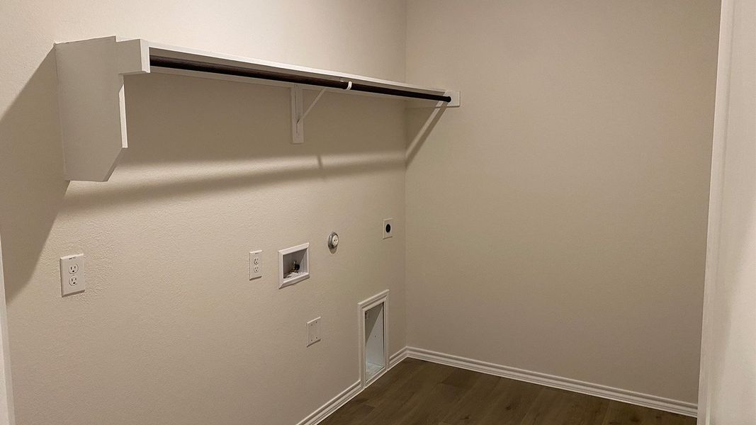 Spacious, unfurnished interior of a new home in Creeks at Burnett Trail, Canton (Image 23).