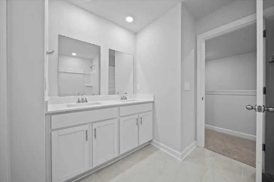 Furnished interior view inside a new home in Riverwood Farm, Piedmont (Image 7).