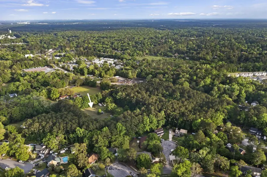Natural landscape and outdoor views near in Summerville (Image 3). Natural landscape and outdoor views near in Summerville (Image 3).