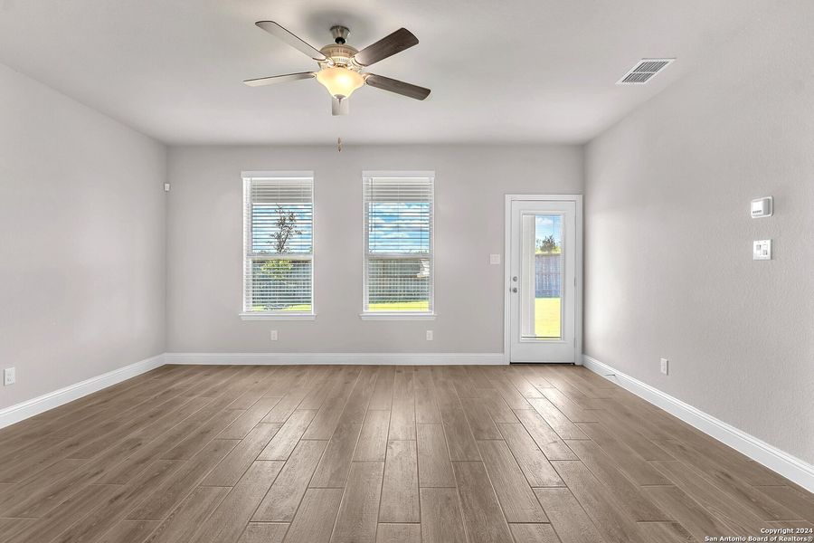 Spacious, unfurnished interior of a new home in Morgan Meadows, San Antonio (Image 39). Spacious, unfurnished interior of a new home in Morgan Meadows, San Antonio (Image 39).