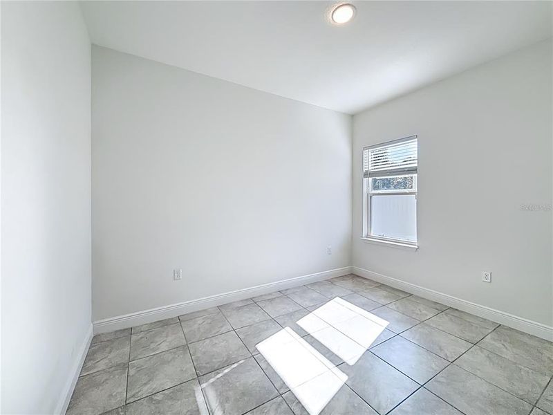 Spacious, unfurnished interior of a new home in , Ocala (Image 32).