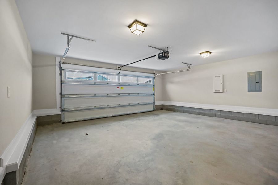 Spacious, unfurnished interior of a new home in Davenport Farms, Winterville (Image 43).