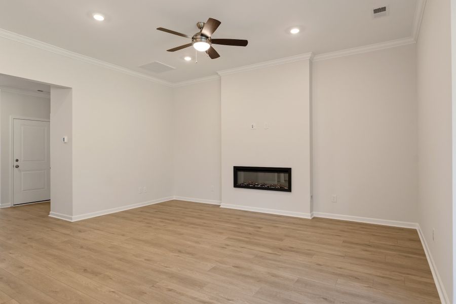 Spacious, unfurnished interior of a new home in Landmark Commons, Boiling Springs (Image 17).