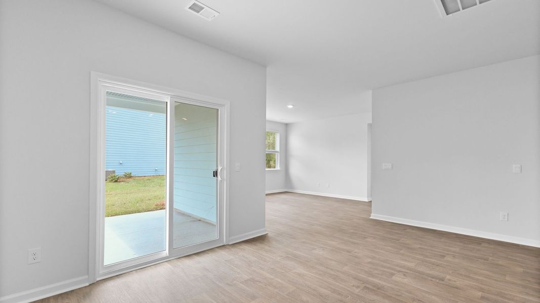 Representative unfurnished interior of a home built from the ARCHER-EXP by D.R. Horton in Lakeview at Kitfield, Moncks Corner (Image 16).