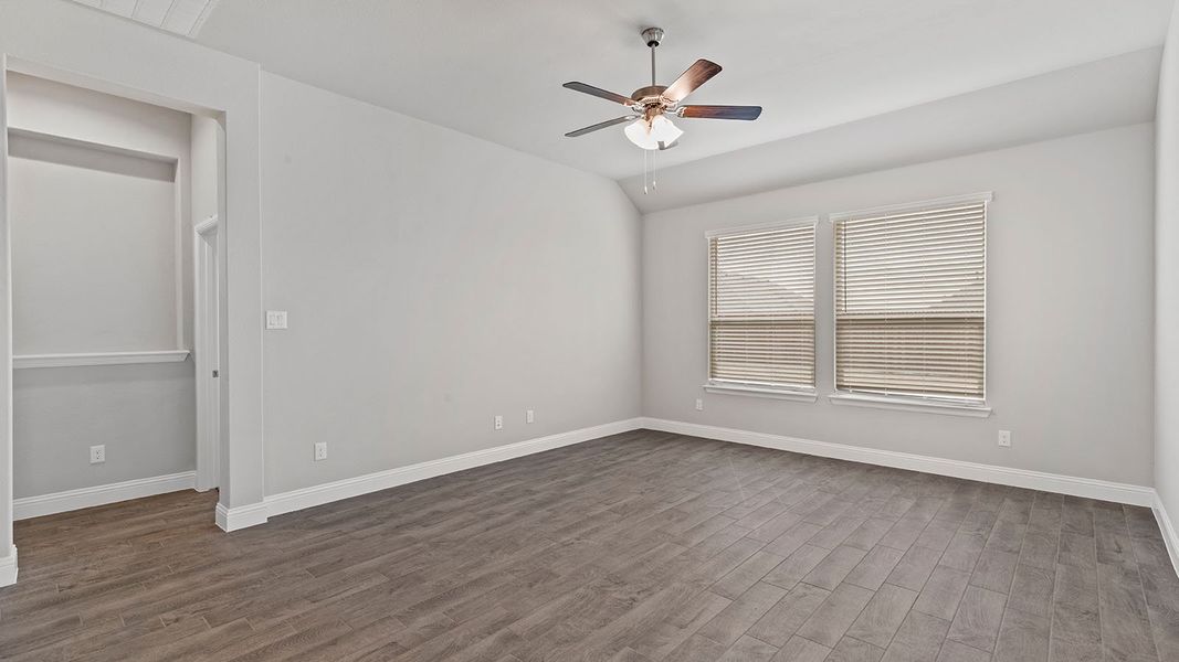 Spacious, unfurnished interior of a new home in Morningstar, Aledo (Image 17).