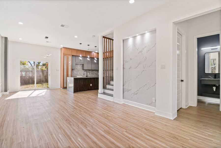 Spacious, unfurnished interior of a new home in , Houston (Image 15).