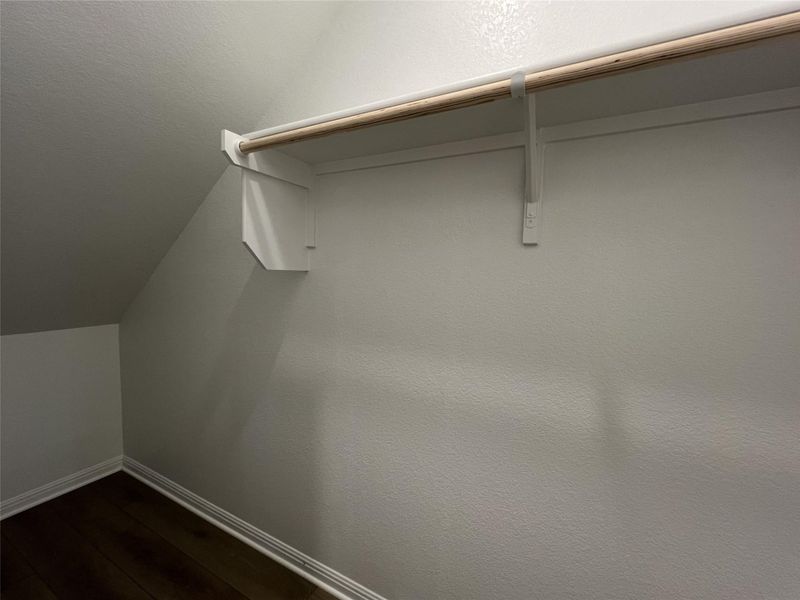 Spacious, unfurnished interior of a new home in Rolling Glen, Hutto (Image 21).