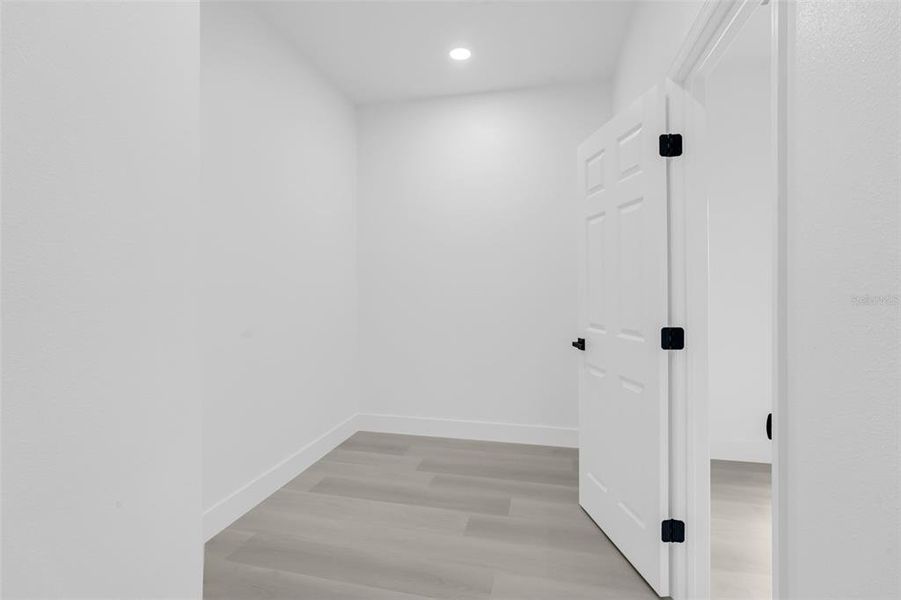 Spacious, unfurnished interior of a new home in , Weeki Wachee (Image 38).