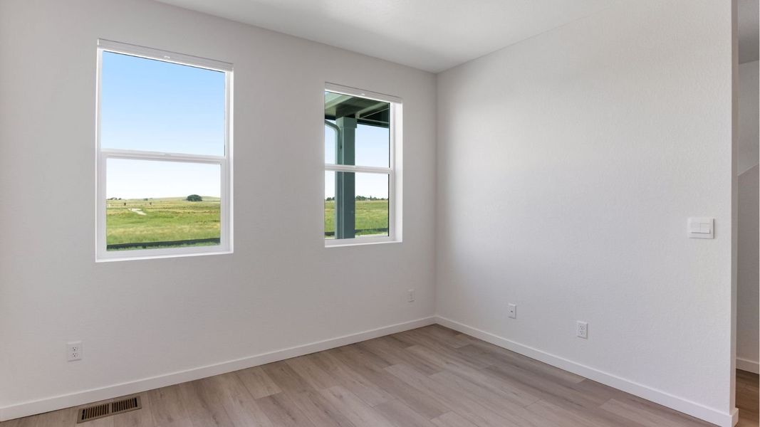 Spacious, unfurnished interior of a new home in Vista Meadows, Fort Lupton (Image 13).