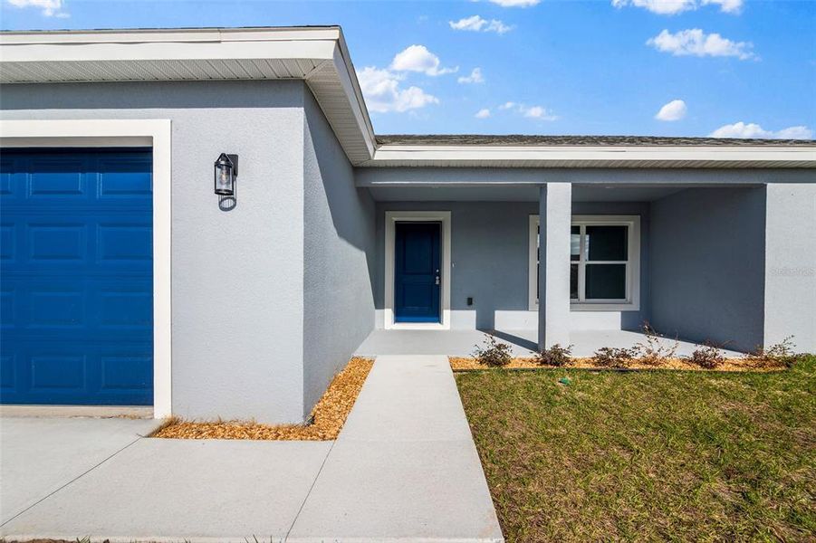 Exterior details and patio area of a home in , Ocala (Image 19).