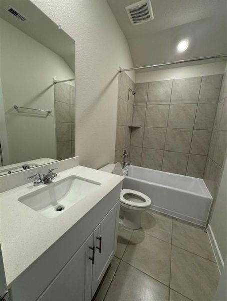 Furnished interior view inside a new home in Wall Street Village, Richmond (Image 8).