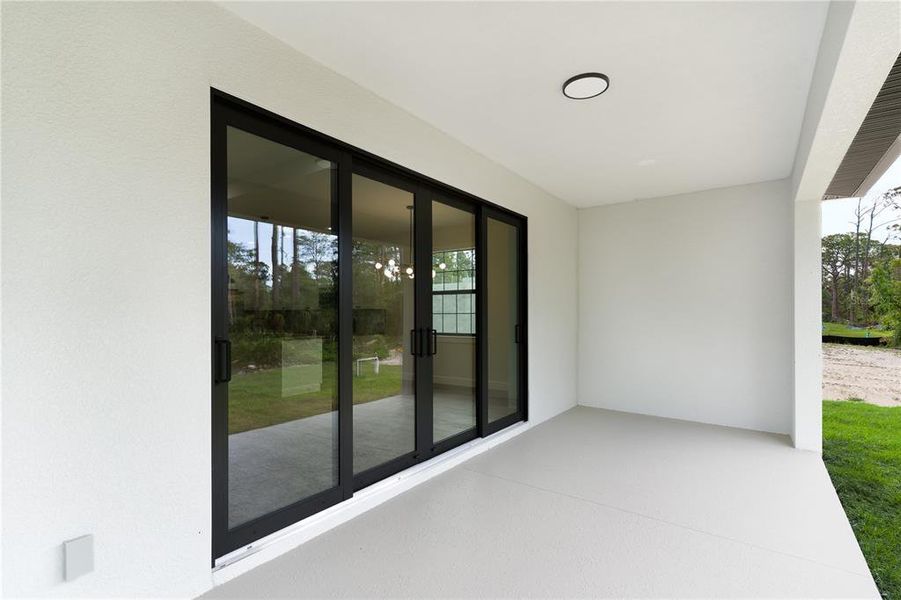 Exterior details and patio area of a home in , Port Charlotte (Image 17).