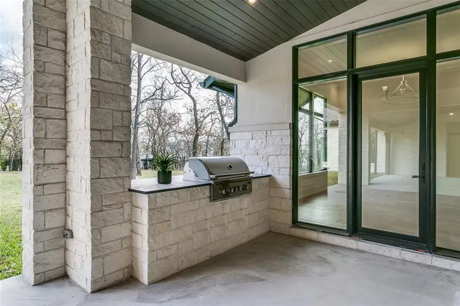 Built in Coyote grill.