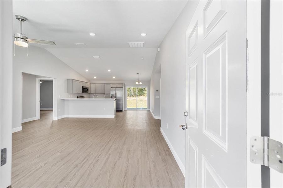 Spacious, unfurnished interior of a new home in , Summerfield (Image 14).