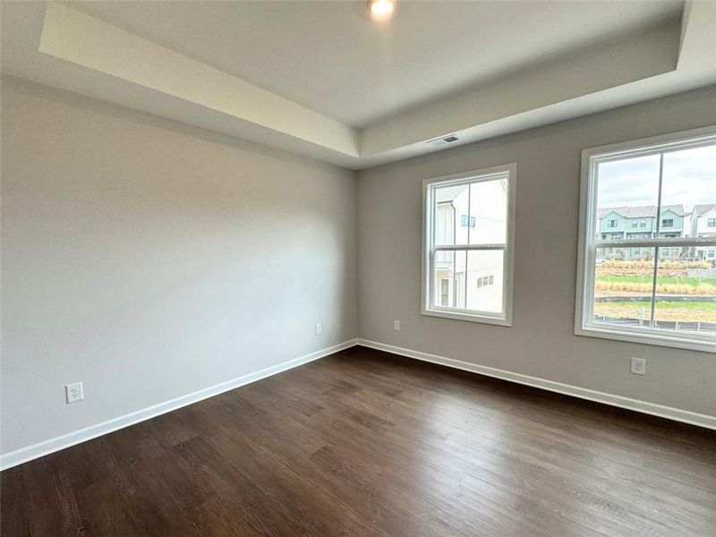 Spacious, unfurnished interior of a new home in , Atlanta (Image 9).