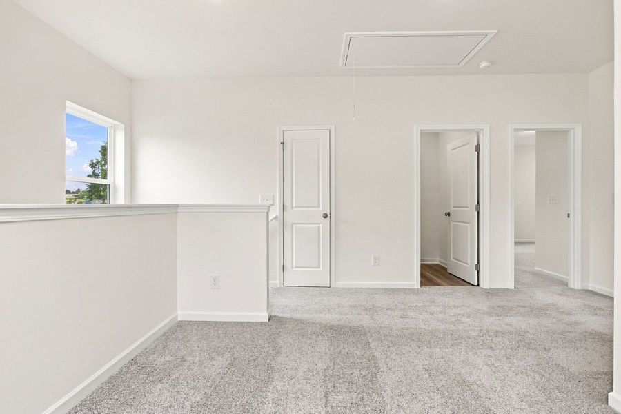 Spacious, unfurnished interior of a new home in Hampshire Hills, Columbia (Image 33).
