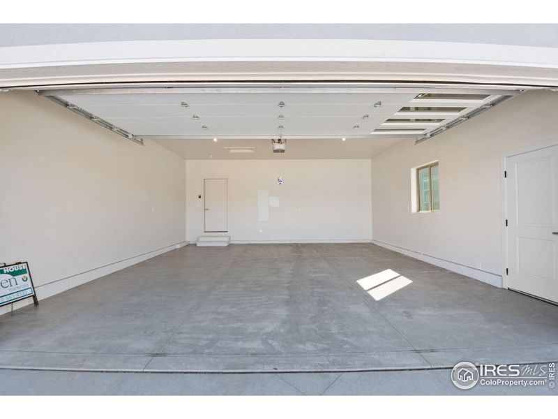 Spacious, unfurnished interior of a new home in , Loveland (Image 18).
