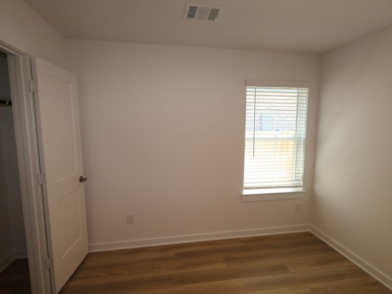 Spacious, unfurnished interior of a new home in Miller's Pond, Rosenberg (Image 19).