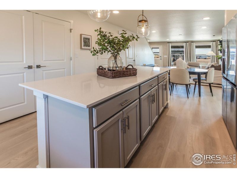 EXAMPLE PHOTO: KITCHEN ISLAND