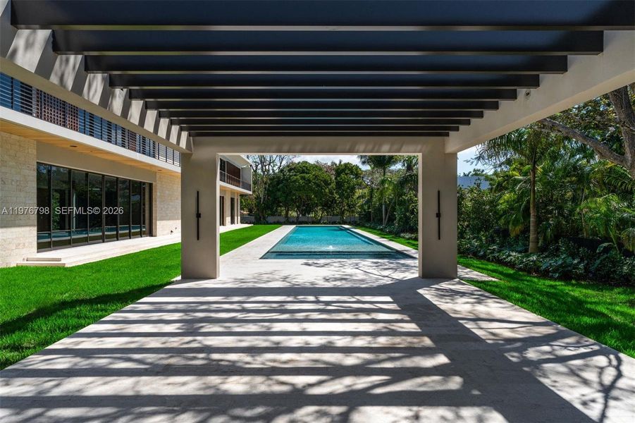 Exterior details and patio area of a home in , Miami (Image 15).