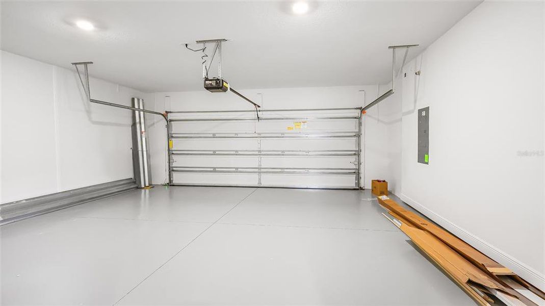 Spacious, unfurnished interior of a new home in Woodland Preserve, Parrish (Image 52).