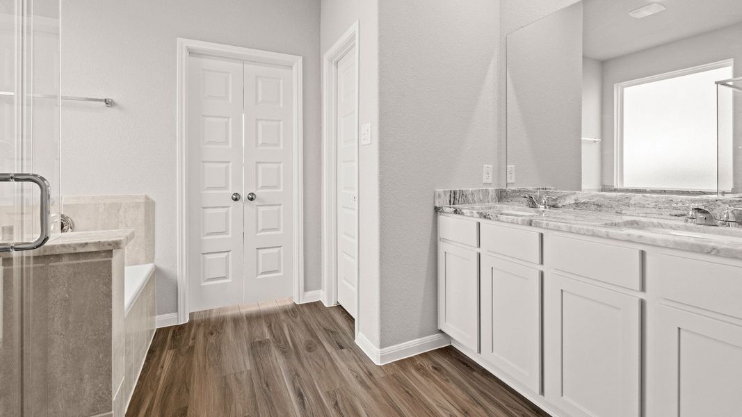 Representative furnished interior of a home built from the The Landry by Legend Homes in Bluestem, Brookshire (Image 7).