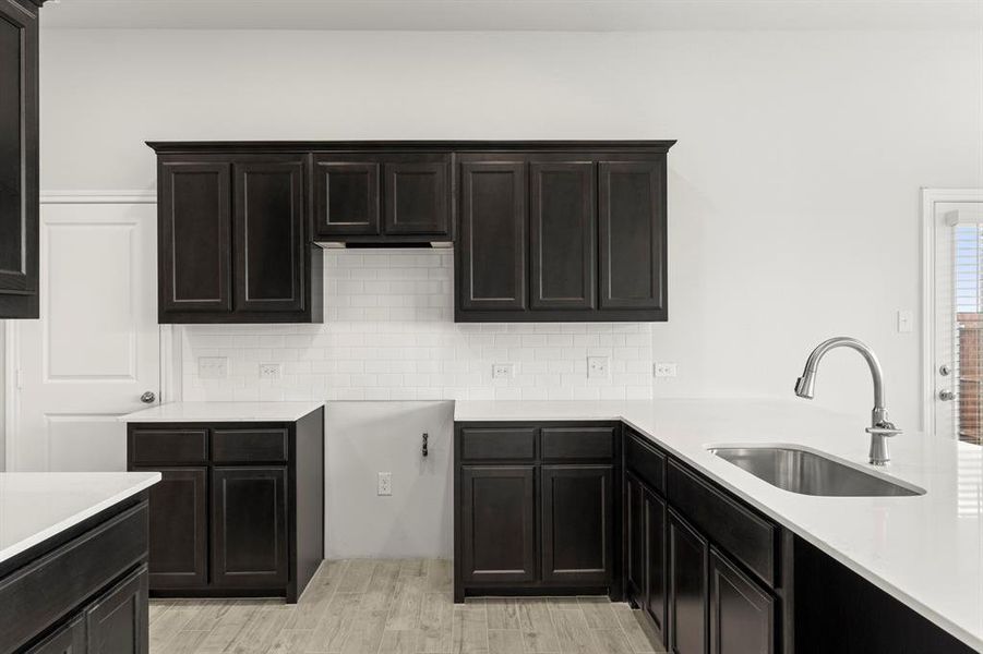 13. 3124 Apple Creek - Kitchen (3)