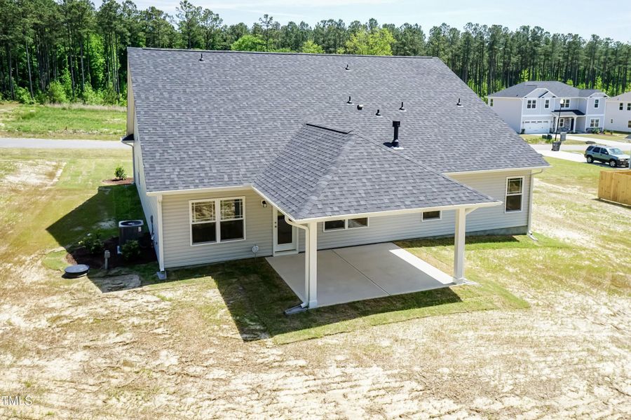 Exterior details of a home in Hadley Acres, La Grange (Image 3).
