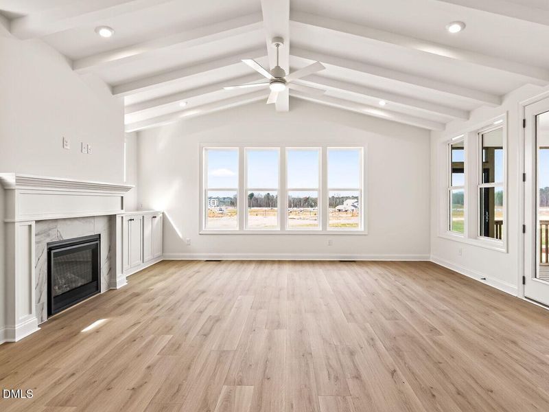 007-1280x960-living-room