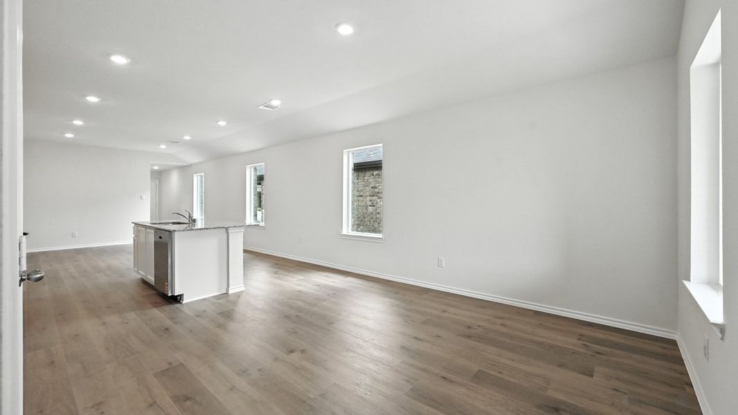 Spacious, unfurnished interior of a new home in Wildcat Ranch, Crandall (Image 28).