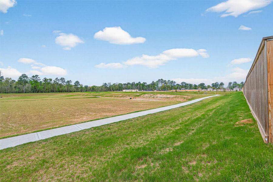 Exterior details and patio area of a home in Indian Springs, Crosby (Image 30).