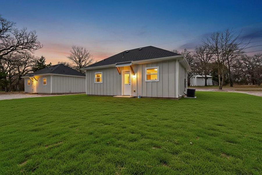 Exterior details and patio area of a home in , Mabank (Image 3).