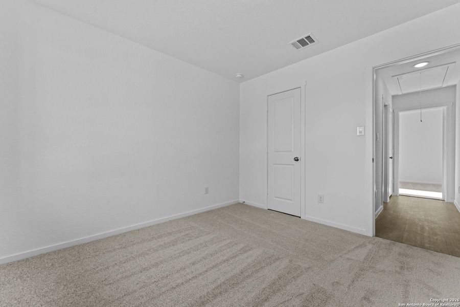 Spacious, unfurnished interior of a new home in , New Braunfels (Image 17).