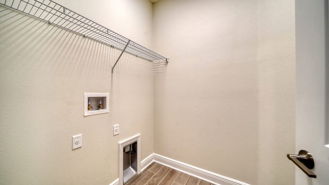 Spacious, unfurnished interior of a new home in Windward Real Estate and Homes for Sale in Sarasota, FL - Neal Communities, Lakewood Ranch (Image 33).