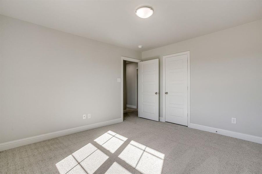 Spacious, unfurnished interior of a new home in Knight's Landing on Eden Road, Arlington (Image 16).