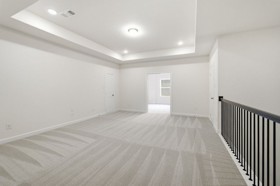 Spacious, unfurnished interior of a new home in Sonoma Verde, Heath (Image 38).