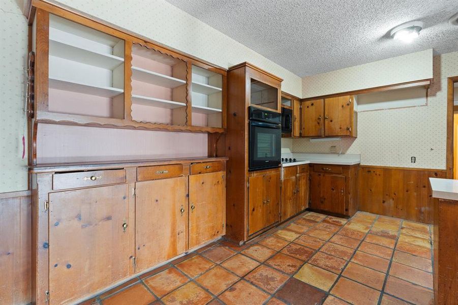 Furnished interior view inside a new home in , Alvarado (Image 7).