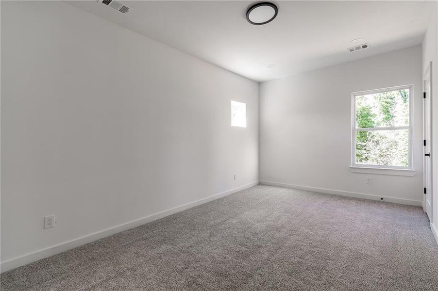 Spacious, unfurnished interior of a new home in , Gainesville (Image 29).