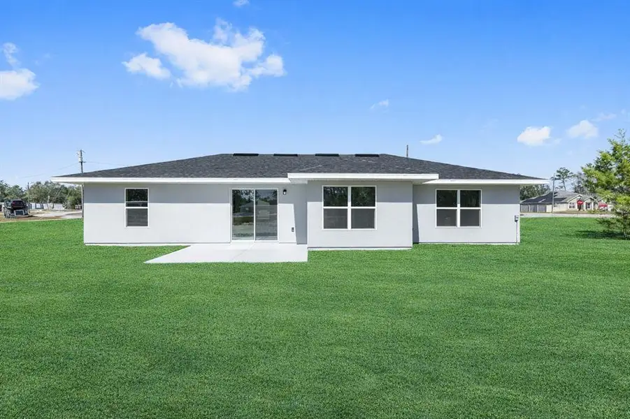 Exterior details and patio area of a home in , Ocala (Image 3).