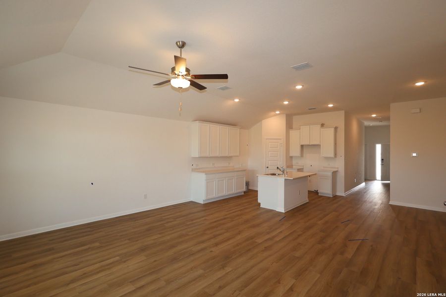 Spacious, unfurnished interior of a new home in Verano Farms, San Antonio (Image 24).