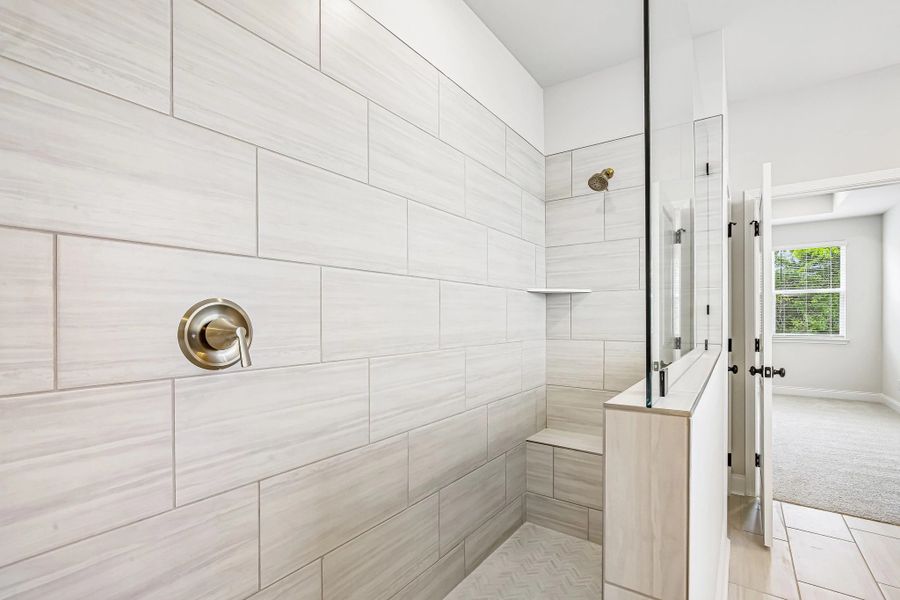 Primary Deluxe Shower