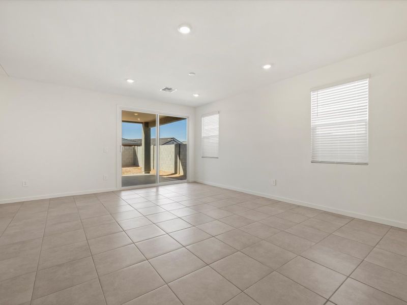 Spacious, unfurnished interior of a new home in Entrada Estate Series, Tolleson (Image 12).