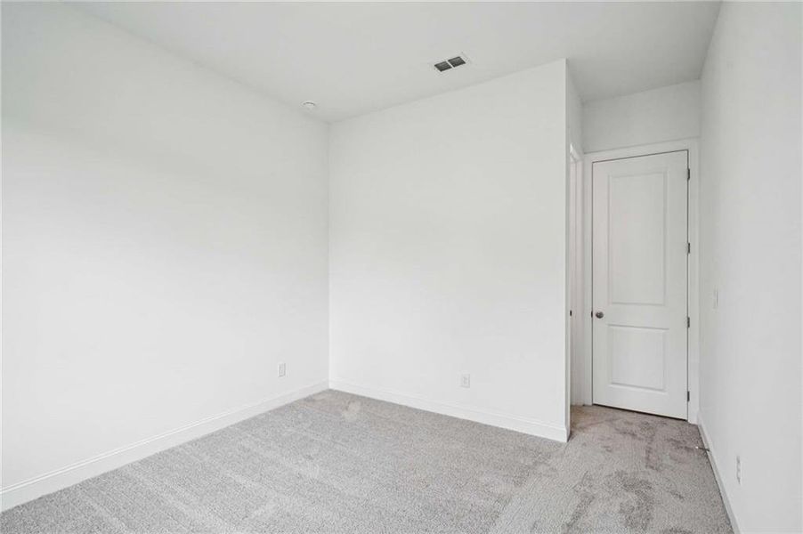 Spacious, unfurnished interior of a new home in East Harbor II at Chestatee, Dawsonville (Image 29).